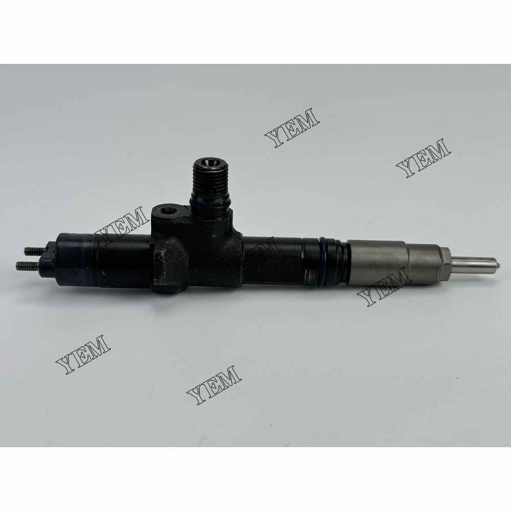 YEM Parts Part Number 1J508-53052 Fuel Injector For Kubota V3800 Engine For Kubota