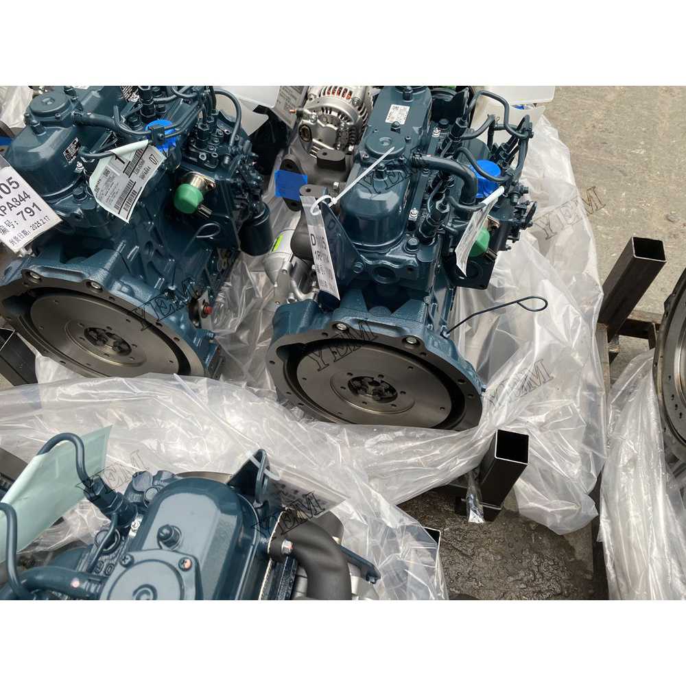 For Kubota Engine D1105 Complete engine assembly 2200 rpm 14.0kw Serial Number: 788-791 For Kubota