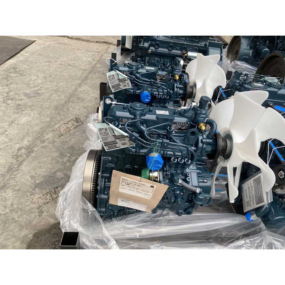 For Kubota Engine D1105 Complete engine assembly 3000 rpm 18.2kw Serial Number: 784-787 For Kubota