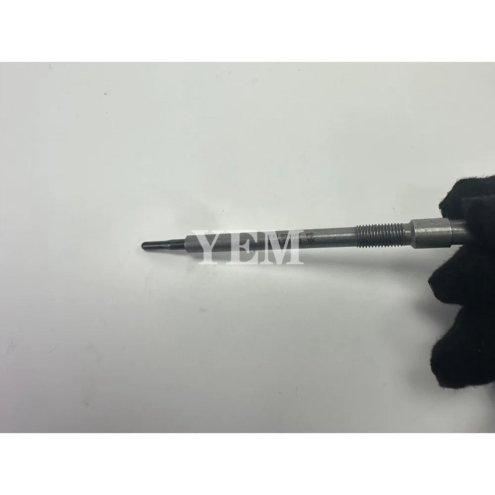 1G777-65510 Glow Plug For Kubota V3307 Diesel Engine For Yanmar
