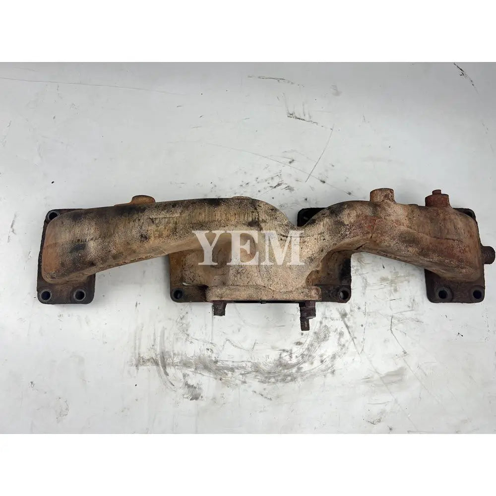 Engine D924T Exhaust Manifold For Liebherr Diesel engine spare parts