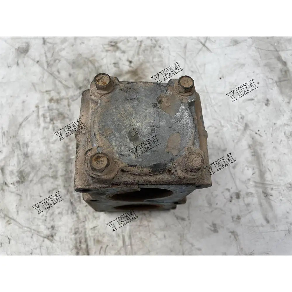 Engine 10119984 For Liebherr Thermostat upper cover D934T S Engine Parts For Yanmar