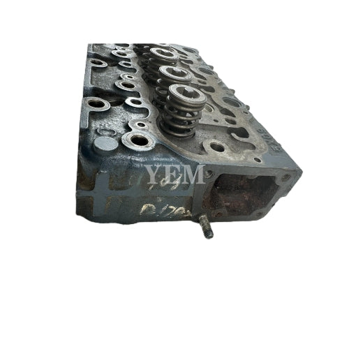 D1703-IDI Complete Cylinder Head Assy with Valves For Kubota D1703-IDI Tractor Engine parts used For Kubota