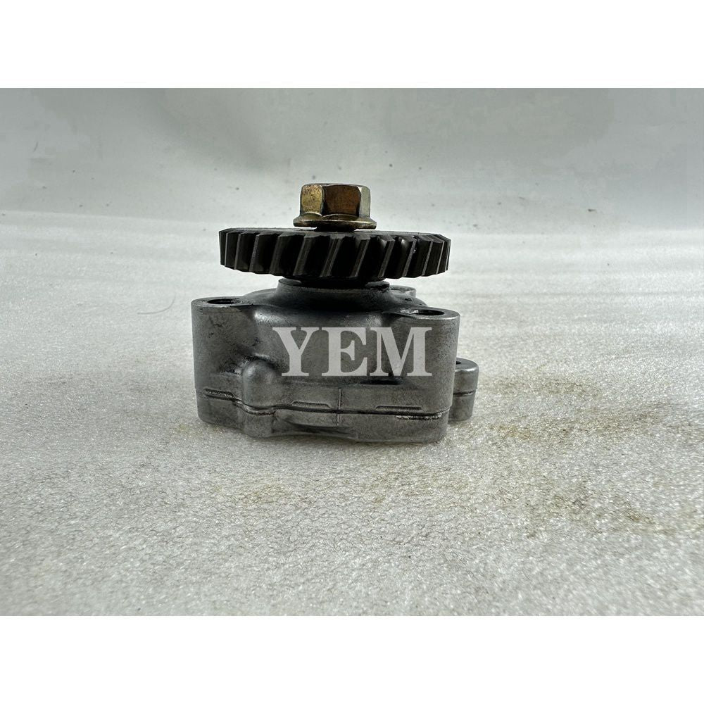D722 Oil Pump 31T 16851-35012 For Kubota Excavator Parts For Kubota