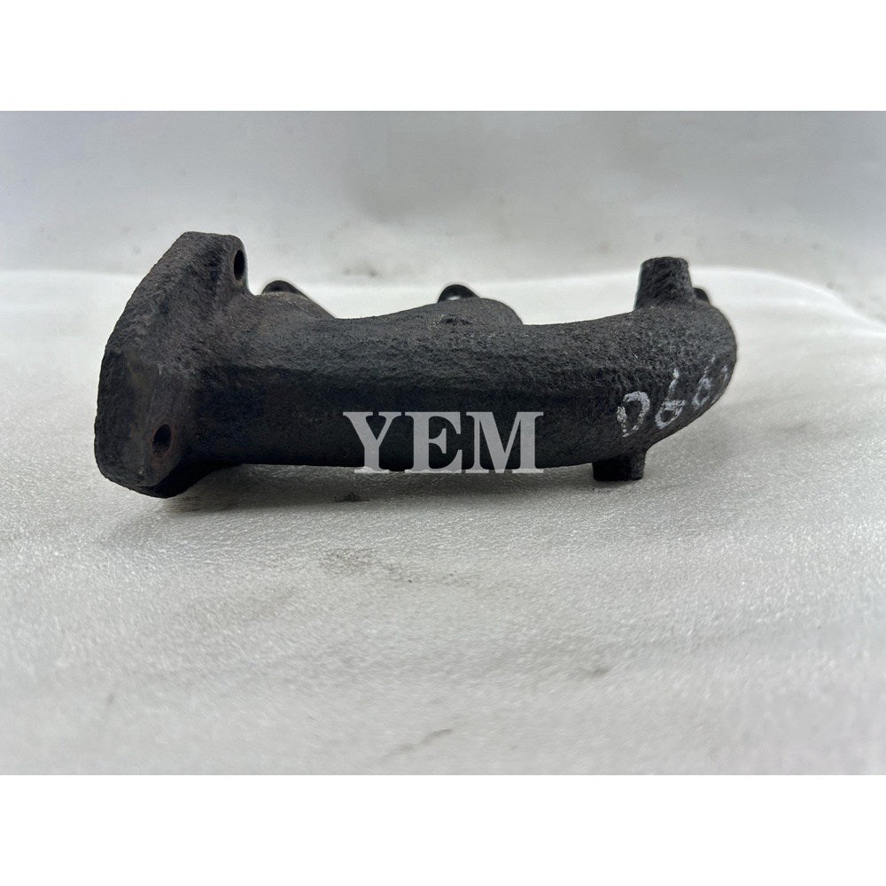 Used Exhaust Manifold For Kubota D662 Engine D662 D662-E D662-EB D662-E2B For Kubota