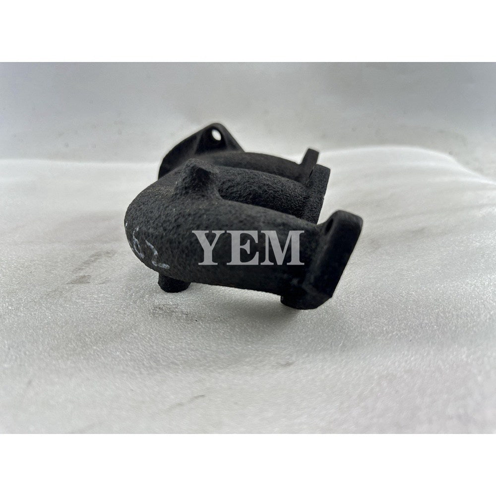 Used Exhaust Manifold For Kubota D662 Engine D662 D662-E D662-EB D662-E2B For Kubota