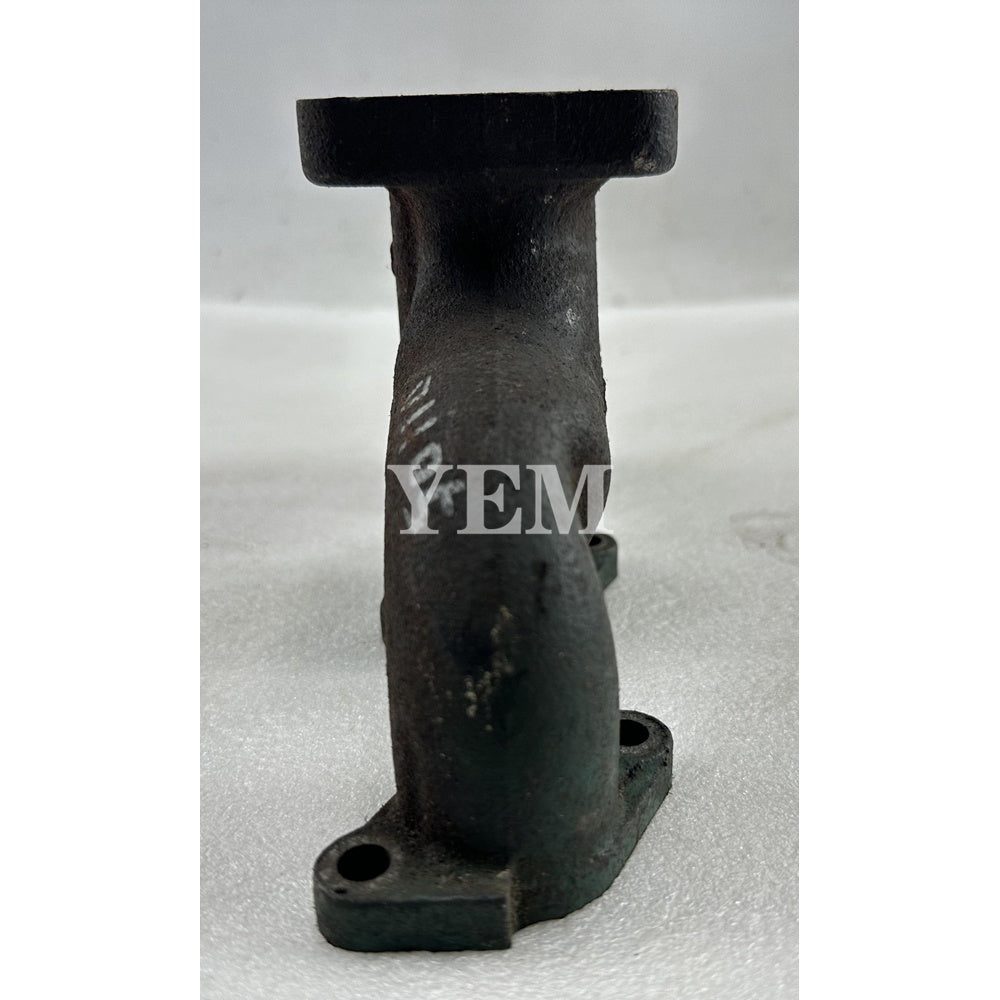 Used Exhaust Manifold 17213-12312 For Kubota D1105 Engine F2680 B92 B2401 B2601 FZ2400 A-195 tractor For Kubota