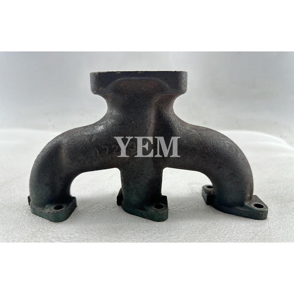 Used Exhaust Manifold 17213-12312 For Kubota D1105 Engine F2680 B92 B2401 B2601 FZ2400 A-195 tractor For Kubota