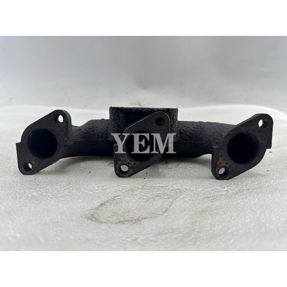 Used Exhaust Manifold For Kubota D1005 Engine Cams 216 excavator For Kubota