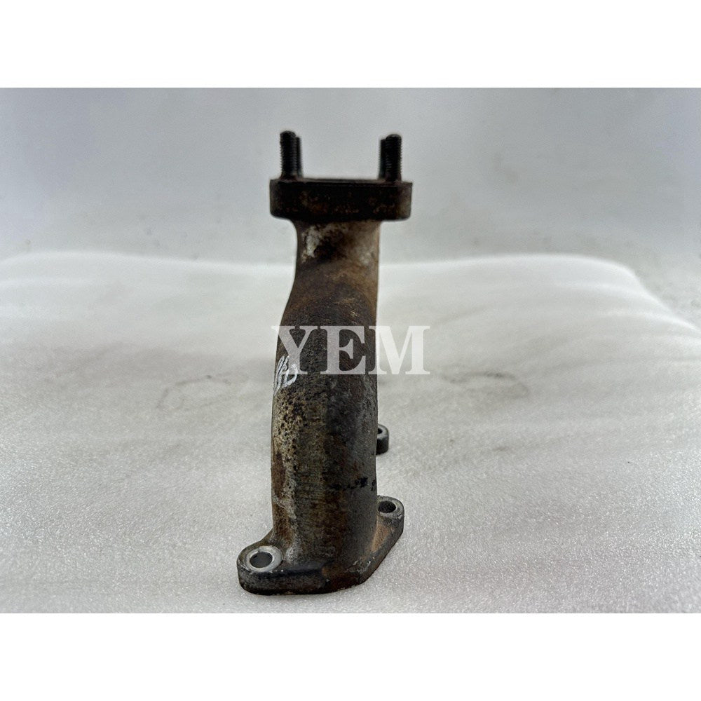 Used Exhaust Manifold For Kubota D850 Engine B40 B6200 B6200HST B1502 B1-14 tractor For Kubota