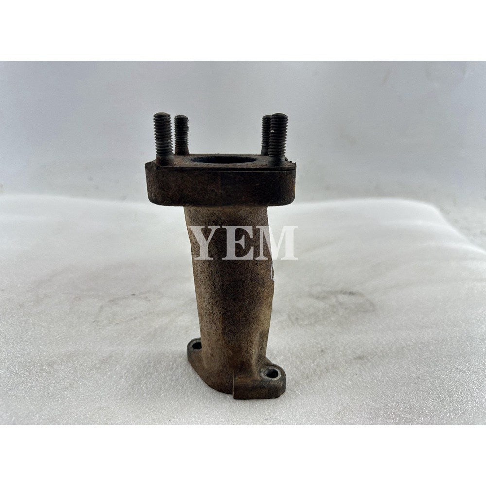 Used Exhaust Manifold For Kubota D850 Engine B40 B6200 B6200HST B1502 B1-14 tractor For Kubota