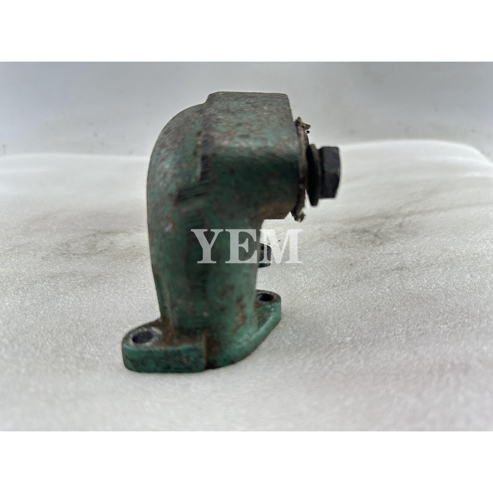 Used Exhaust Manifold For Kubota D950 Engine B1600 B8200 B20 B1702 For Kubota