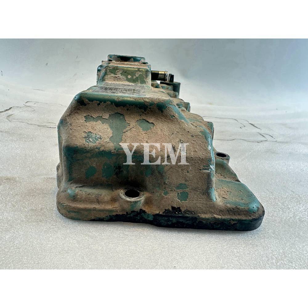 Used D2.6 Valve Chamber Cover For Volvo D2.6 Engine For Volvo