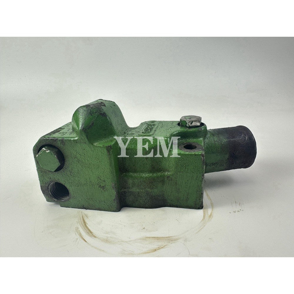 4045D 4045T 4045TF151 Cover,Thermostat R501556 For John Deere Tractor Engine For John Deere