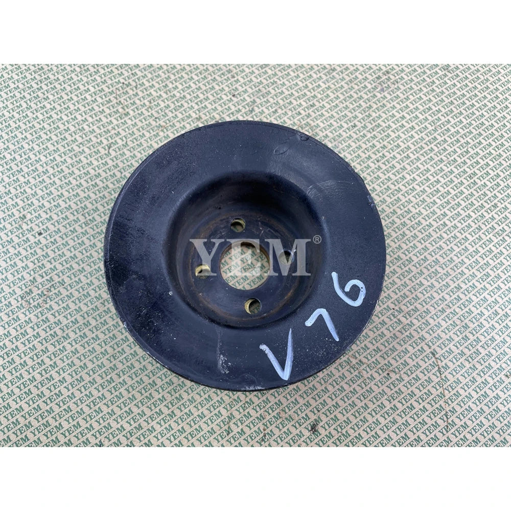 FOR YANMAR ENGINE 3TNV76 FAN PULLEY (USED) For Yanmar