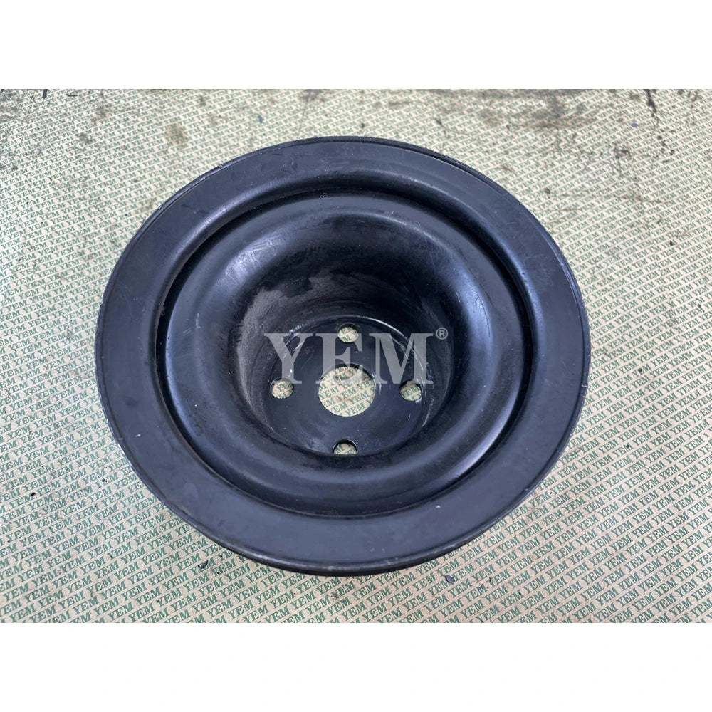 USED FAN PULLEY FOR KUBOTA V3600 ENGINE For Kubota