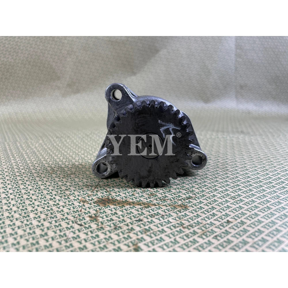 USED OIL PUMP FOR KUBOTA D722 D902 ENGINE For Kubota