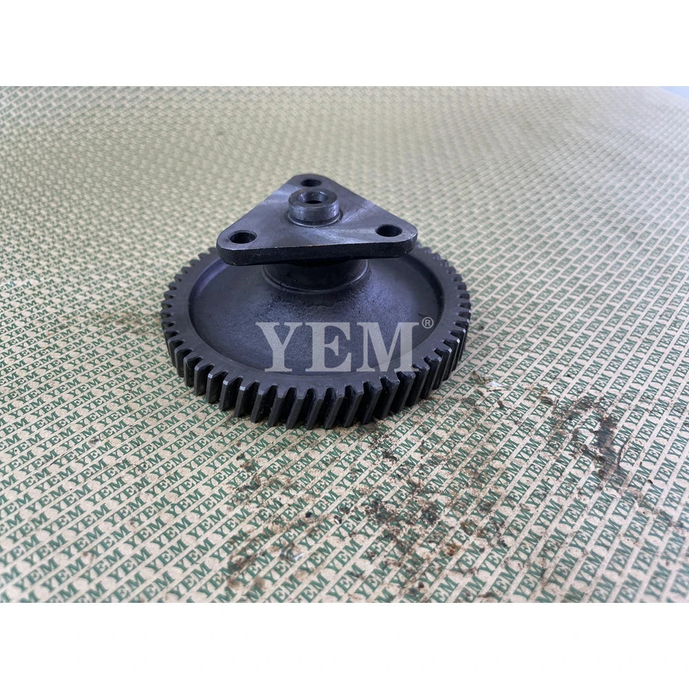 FOR KUBOTA ENGINE D722 IDLE GEAR 15875-24013 (USED) For Kubota