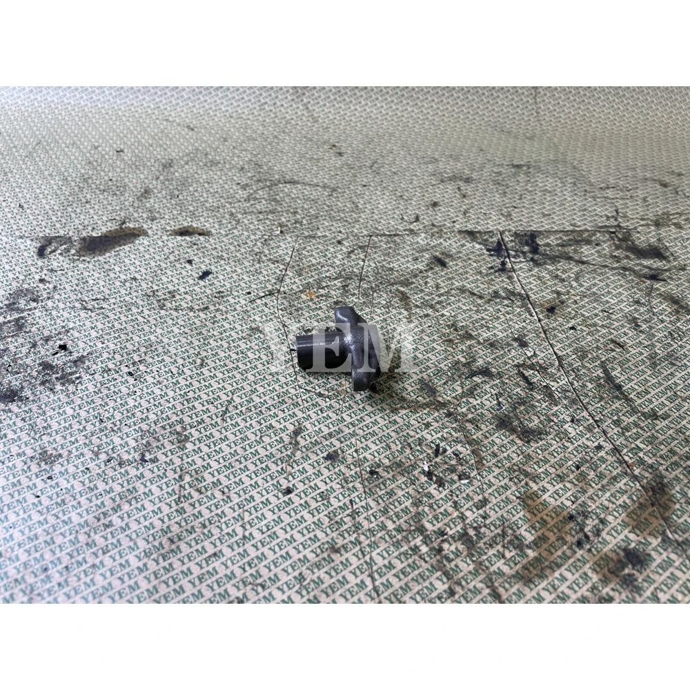 FOR KUBOTA ENGINE V3800 VALVE BRIDGE BIG (USED) For Kubota