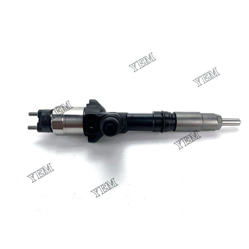 YEM V3800 V3800-CR Fuel Injector 1J500-53051 Kubota excavator diesel engine YEMPARTS