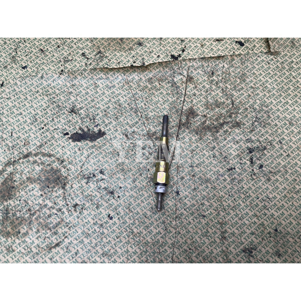 USED V1505 GLOW PLUG FOR KUBOTA DIESEL ENGINE SPARE PARTS For Kubota