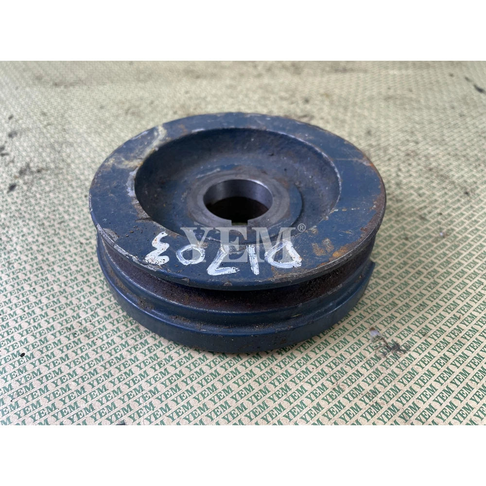 FOR KUBOTA ENGINE D1703 CRANK PULLEY (USED) For Kubota