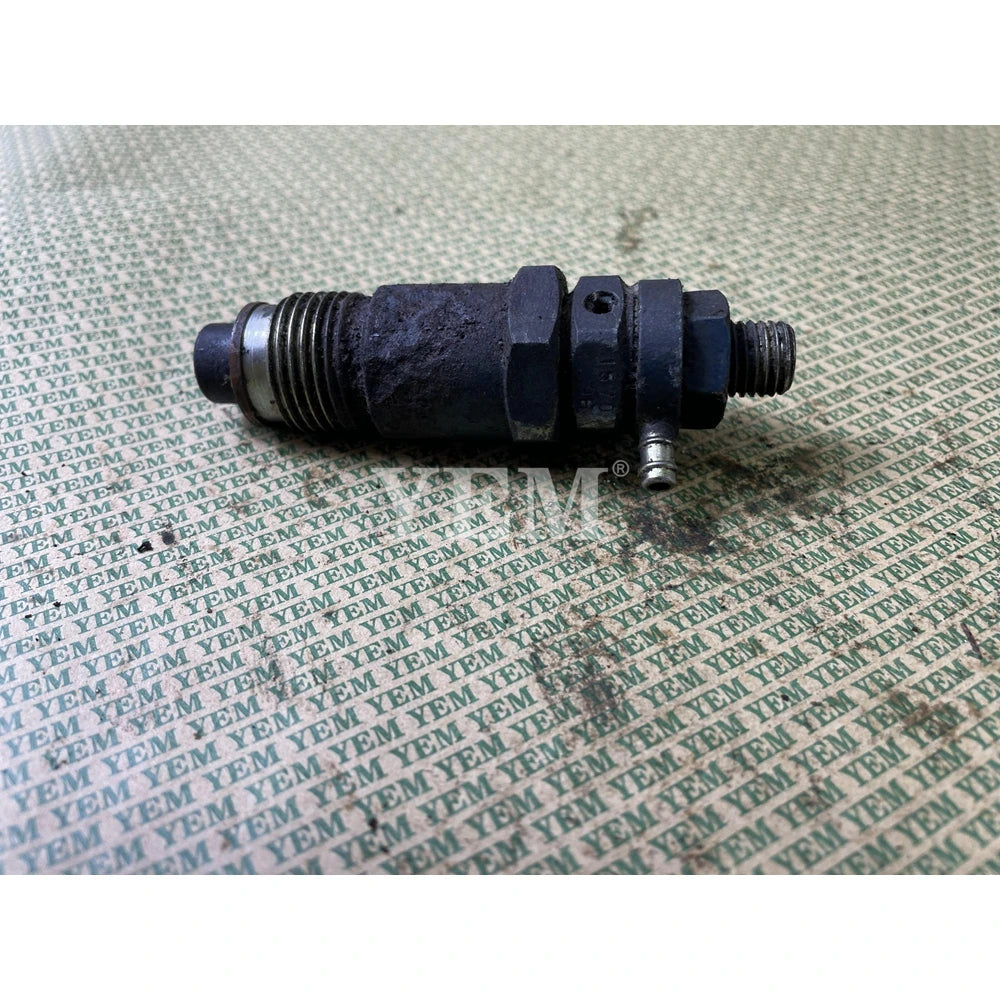 USED D950 INJECTOR 19202-5302-0 FOR KUBOTA DIESEL ENGINE SPARE PARTS For Kubota