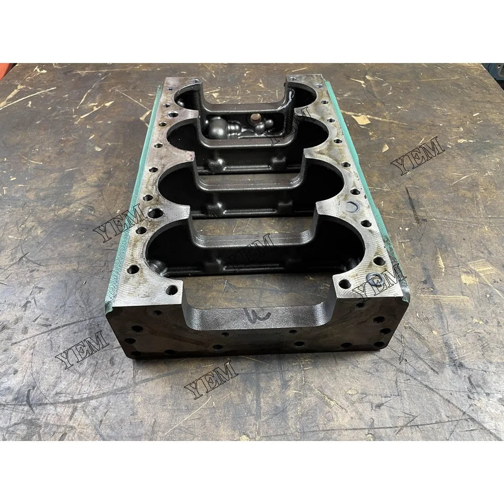 1 year warranty D3.8E Crankcase 1C010-01126 For Volvo engine Parts YEMPARTS