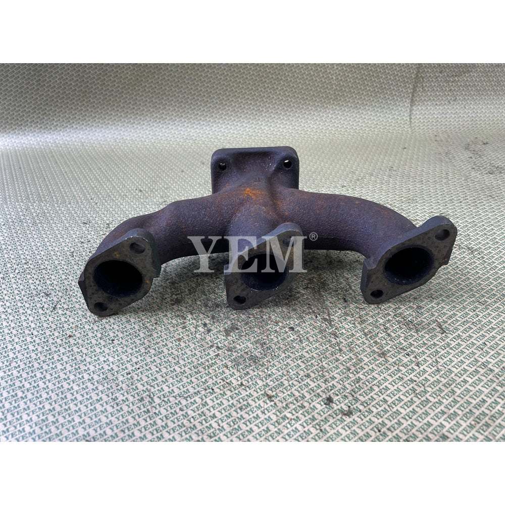 FOR KUBOTA ENGINE D1105 EXHAUST MANIFOLD (USED) For Kubota