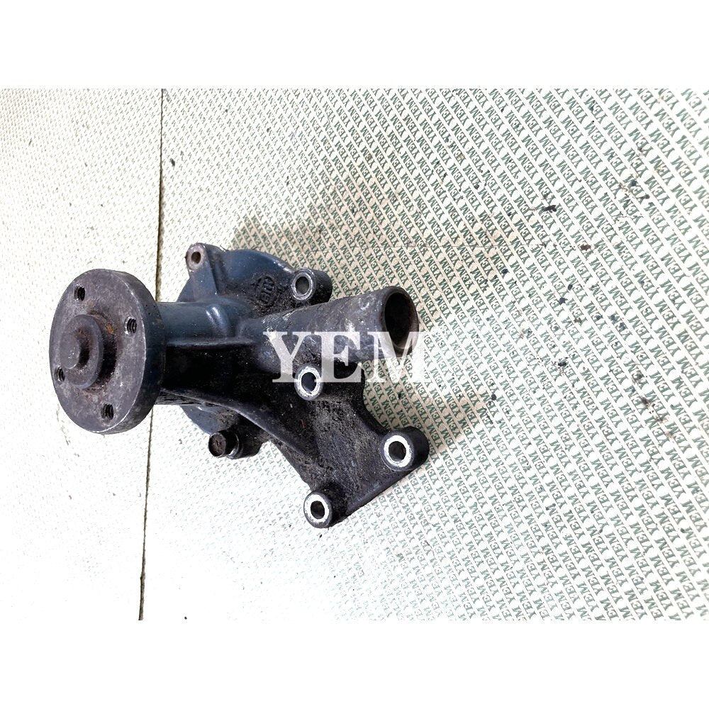 YEM Engine Parts Water Pump For Kubota T1600H T1600H-G TG1860 Z482 Engine 15881-73030 For Kubota
