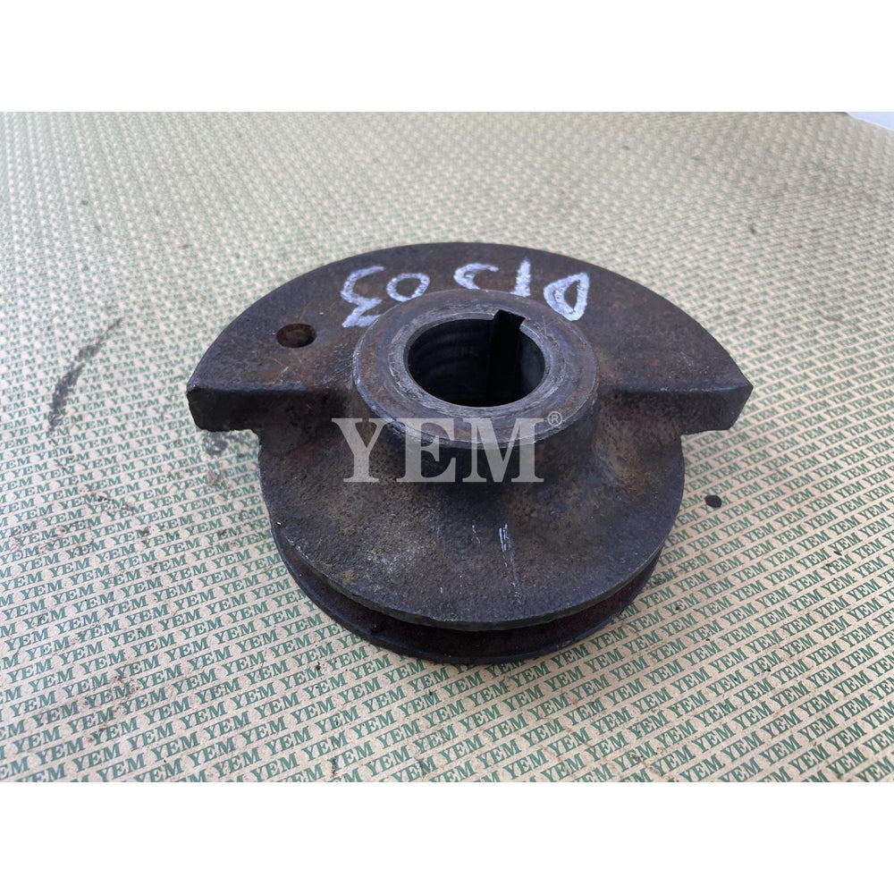 USED CRANKSHAFT PULLEY FOR KUBOTA D1503 ENGINE For Kubota