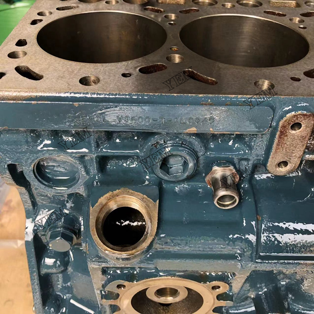 For Kubota Cylinder Block V3300 Engine Spare Parts YEMPARTS
