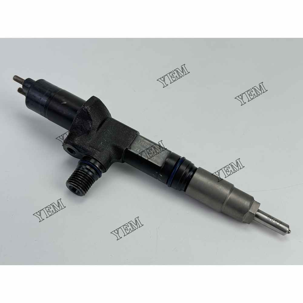 YEM Parts Part Number 1J508-53052 Fuel Injector For Kubota V3800 Engine