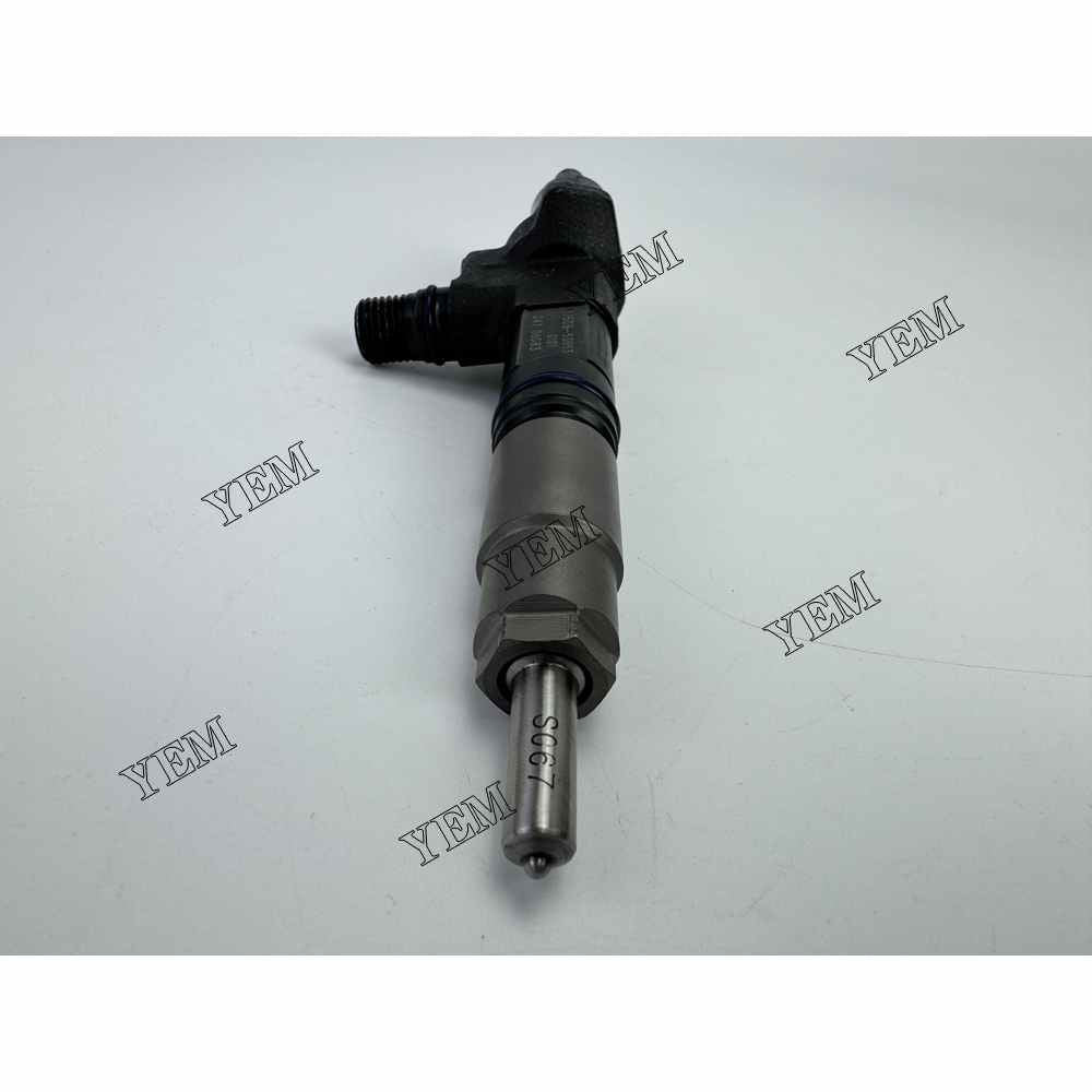 YEM Parts Part Number 1J508-53052 Fuel Injector For Kubota V3800 Engine For Kubota