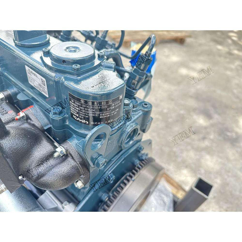 For Kubota Engine D902-EF01 Complete engine assembly 3600 rpm 18.2kw Serial Number: 4EM2562 For Kubota