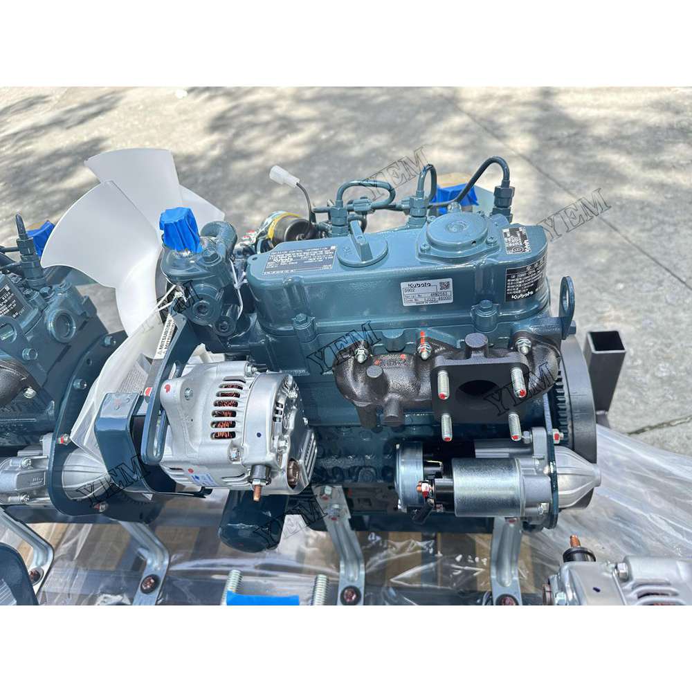 For Kubota Engine D902-EF01 Complete engine assembly 3600 rpm 18.2kw Serial Number: 4EM2562 For Kubota