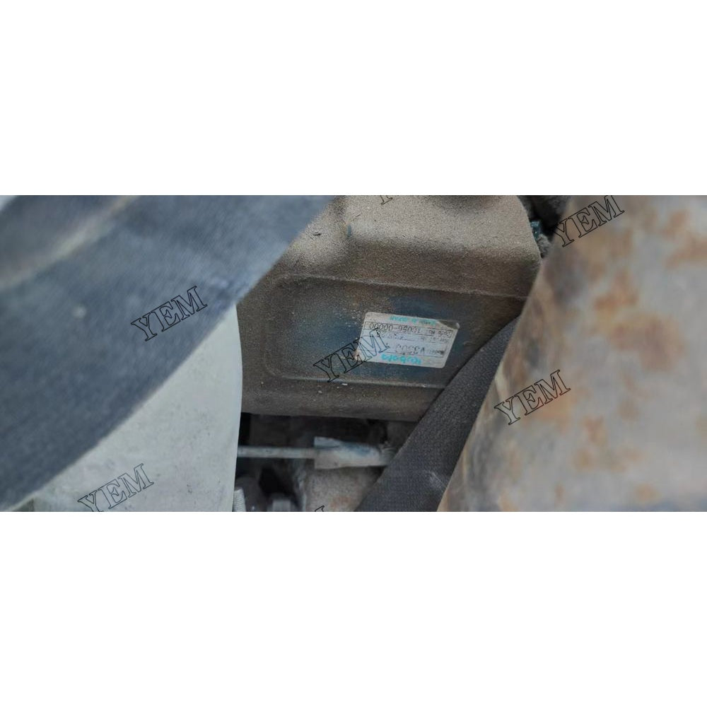 For Kubota Engine V3300-DI Complete engine assembly Serial Number: 4EOO28 For Kubota