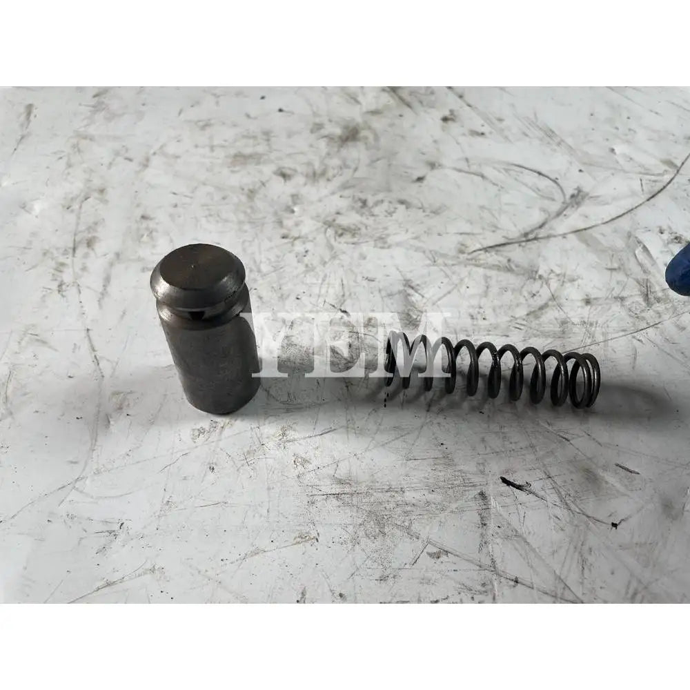 Engine 9275381 For Liebherr Oil pressure relief valve D926T Engine Parts For Yanmar