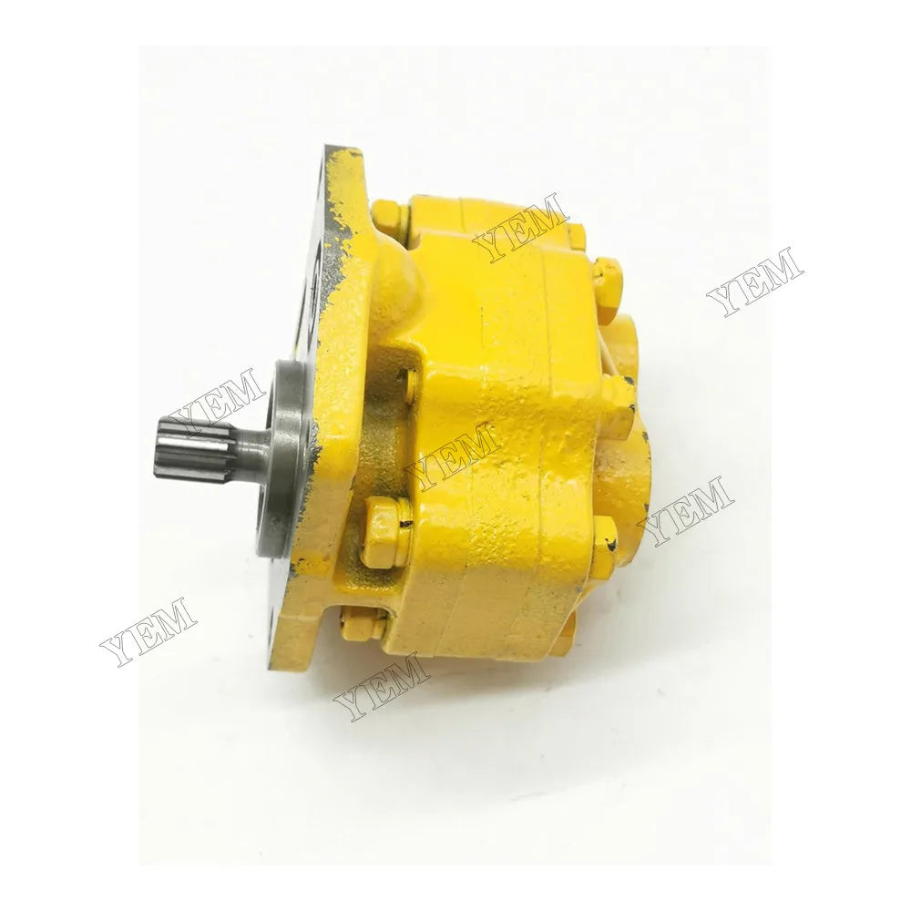 For Komatsu Engine 4D94E-1 Bulldozer D20P-6 D20A-7 D20A-8 D20A-6 D20A-5 D20P-8 D21A-7 D20S-5 D20S-6 Main Clutch Pump 07421-71401 For Komatsu