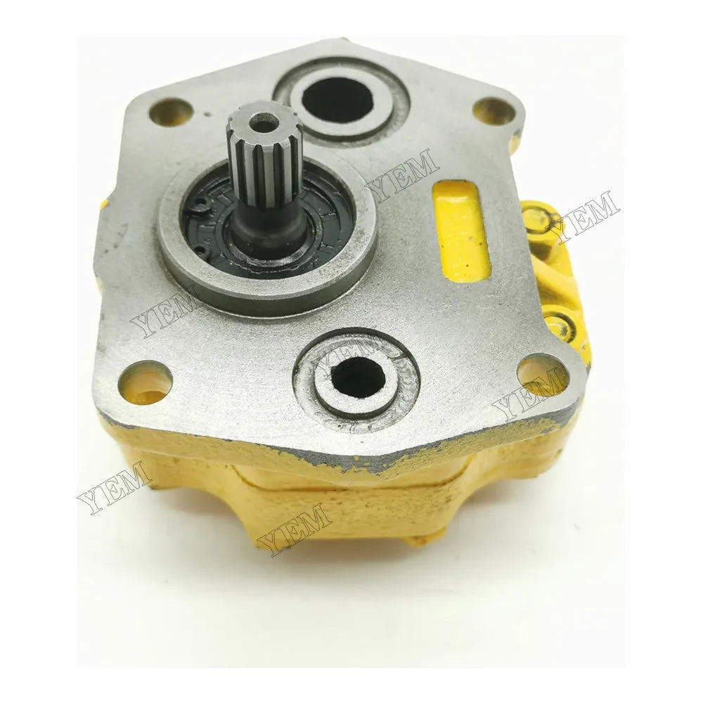 For Komatsu Engine 4D94E-1 Bulldozer D20P-6 D20A-7 D20A-8 D20A-6 D20A-5 D20P-8 D21A-7 D20S-5 D20S-6 Main Clutch Pump 07421-71401 For Komatsu