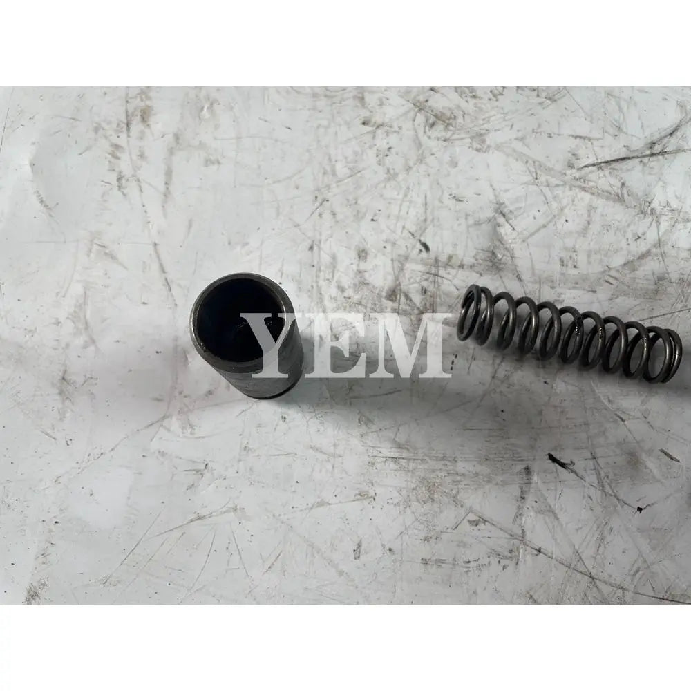 Engine 9275381 For Liebherr Oil pressure relief valve D926T Engine Parts For Yanmar