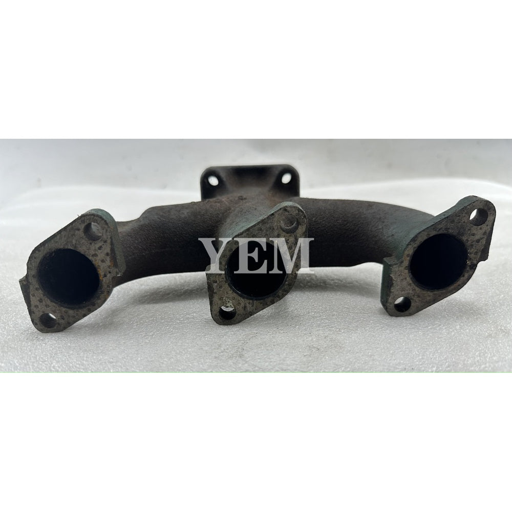 Used Exhaust Manifold 17213-12312 For Kubota D1105 Engine F2680 B92 B2401 B2601 FZ2400 A-195 tractor For Kubota