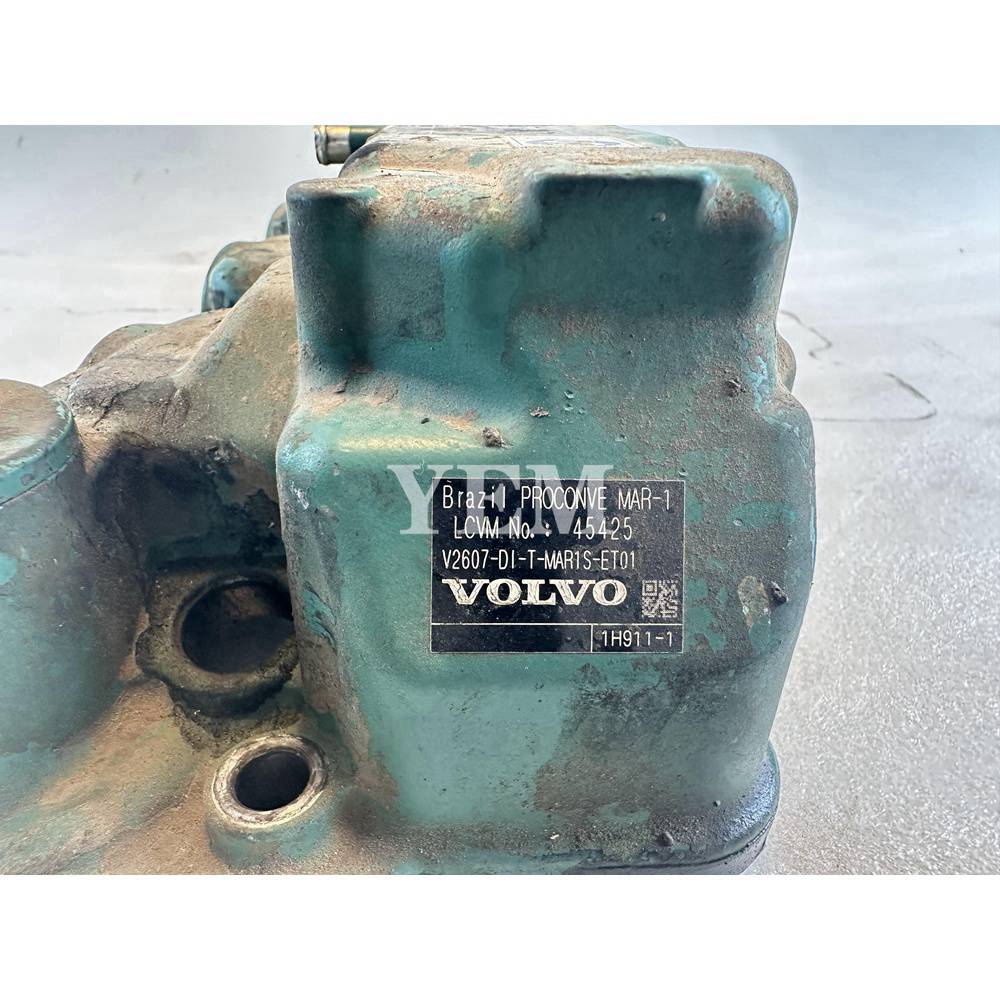 Used D2.6 Valve Chamber Cover For Volvo D2.6 Engine For Volvo