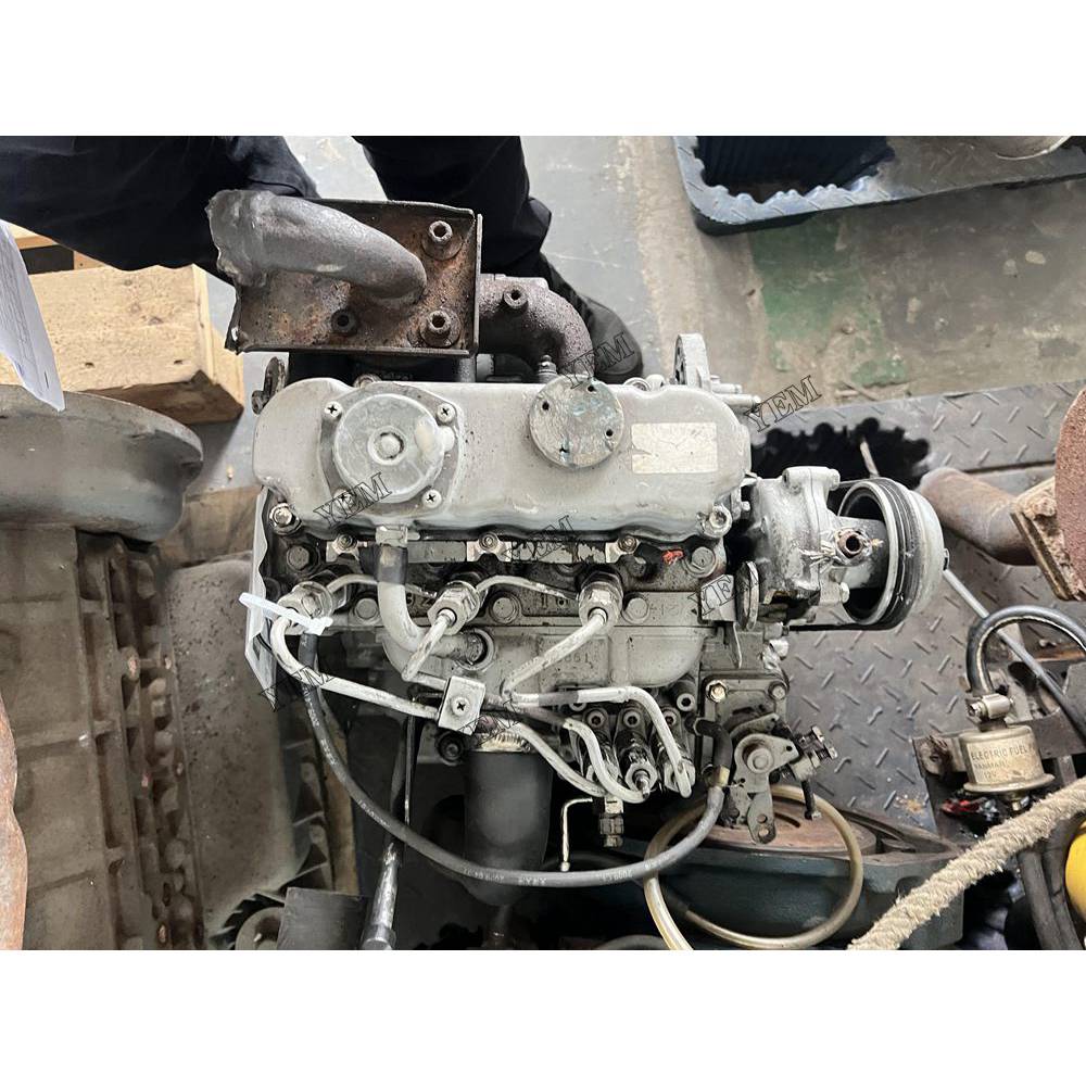 Used D722 Engine serial number 4DE3913 For Kubota Engine Assembly