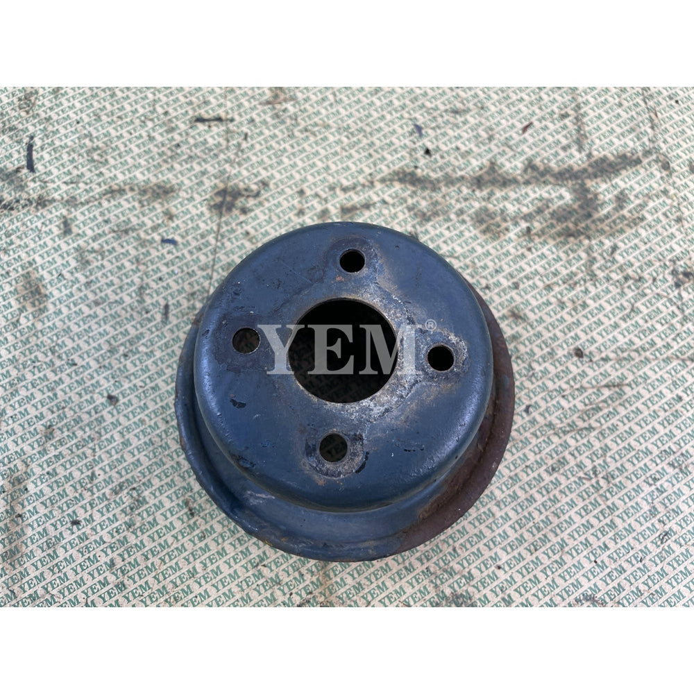FOR KUBOTA ENGINE F2803 FAN PULLEY 16361-74250 (USED) For Kubota