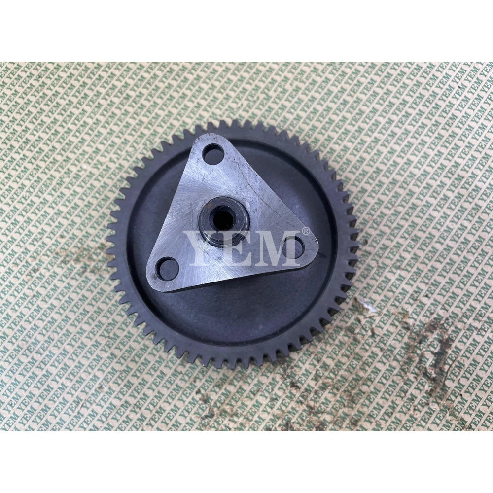 FOR KUBOTA ENGINE D722 IDLE GEAR 15875-24013 (USED) For Kubota