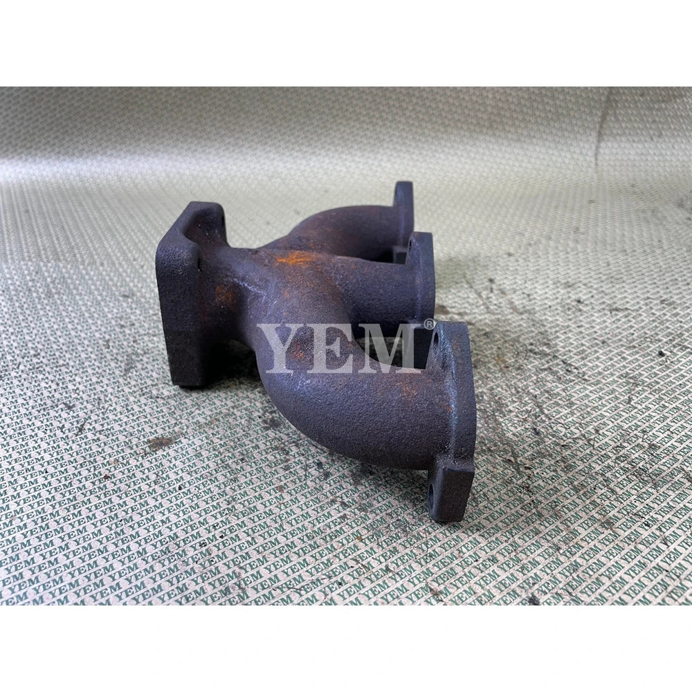 FOR KUBOTA ENGINE D1105 EXHAUST MANIFOLD (USED) For Kubota