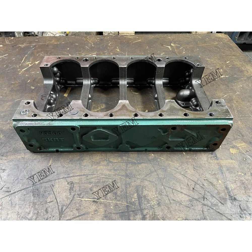 1 year warranty V3800-CR Crankcase 1C010-01126 For Kubota engine Parts YEMPARTS