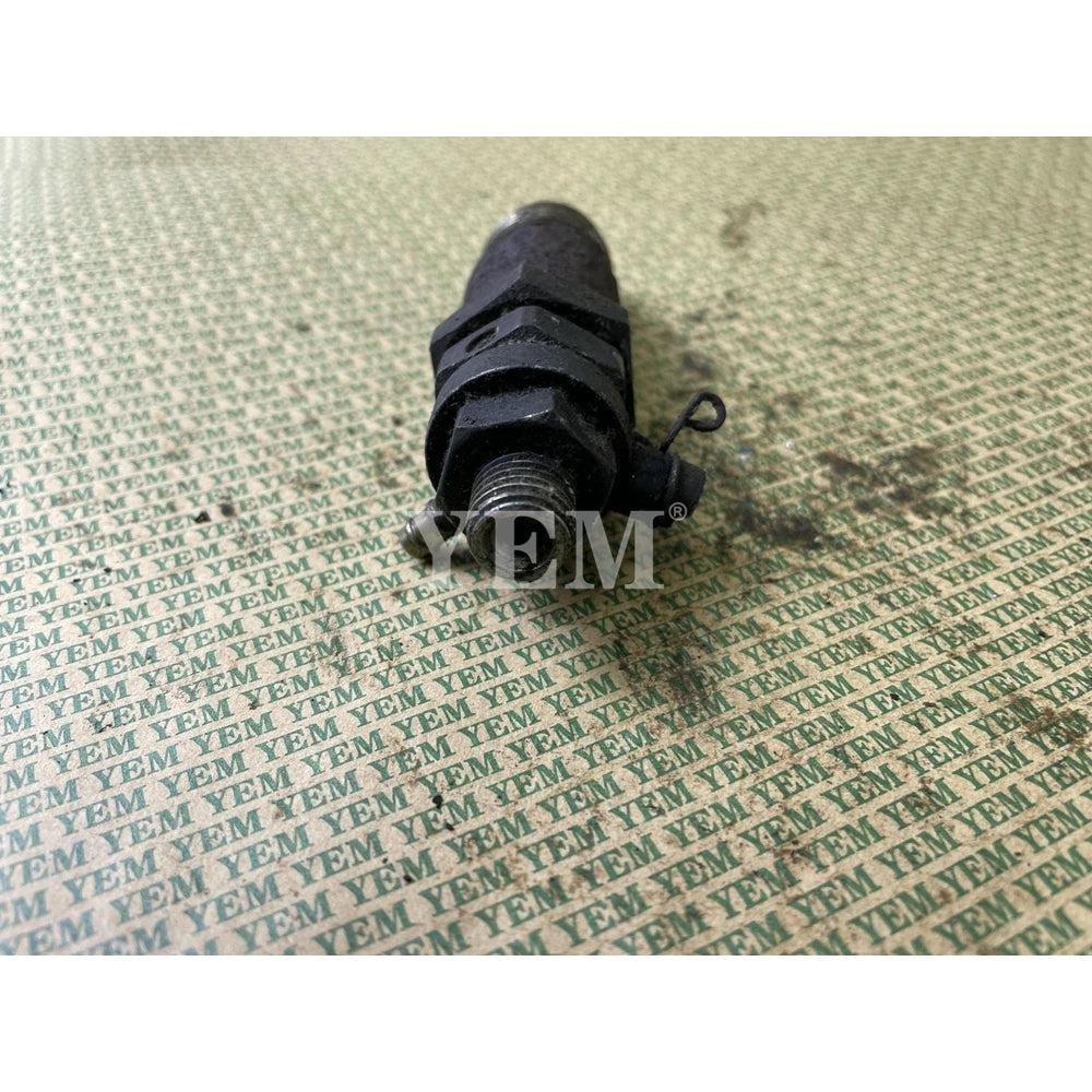 USED D950 INJECTOR 19202-5302-0 FOR KUBOTA DIESEL ENGINE SPARE PARTS For Kubota