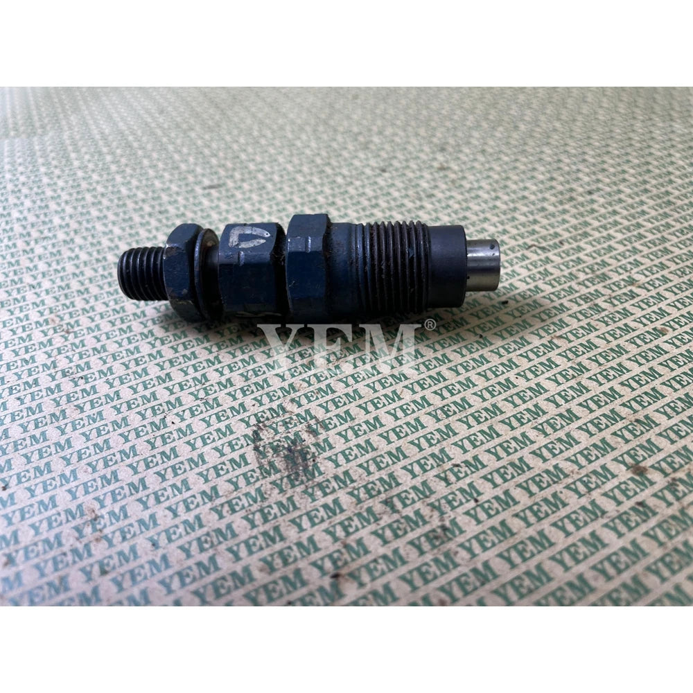 D1105 FUEL INJECTOR 1G065-53900 FOR KUBOTA (USED) For Kubota